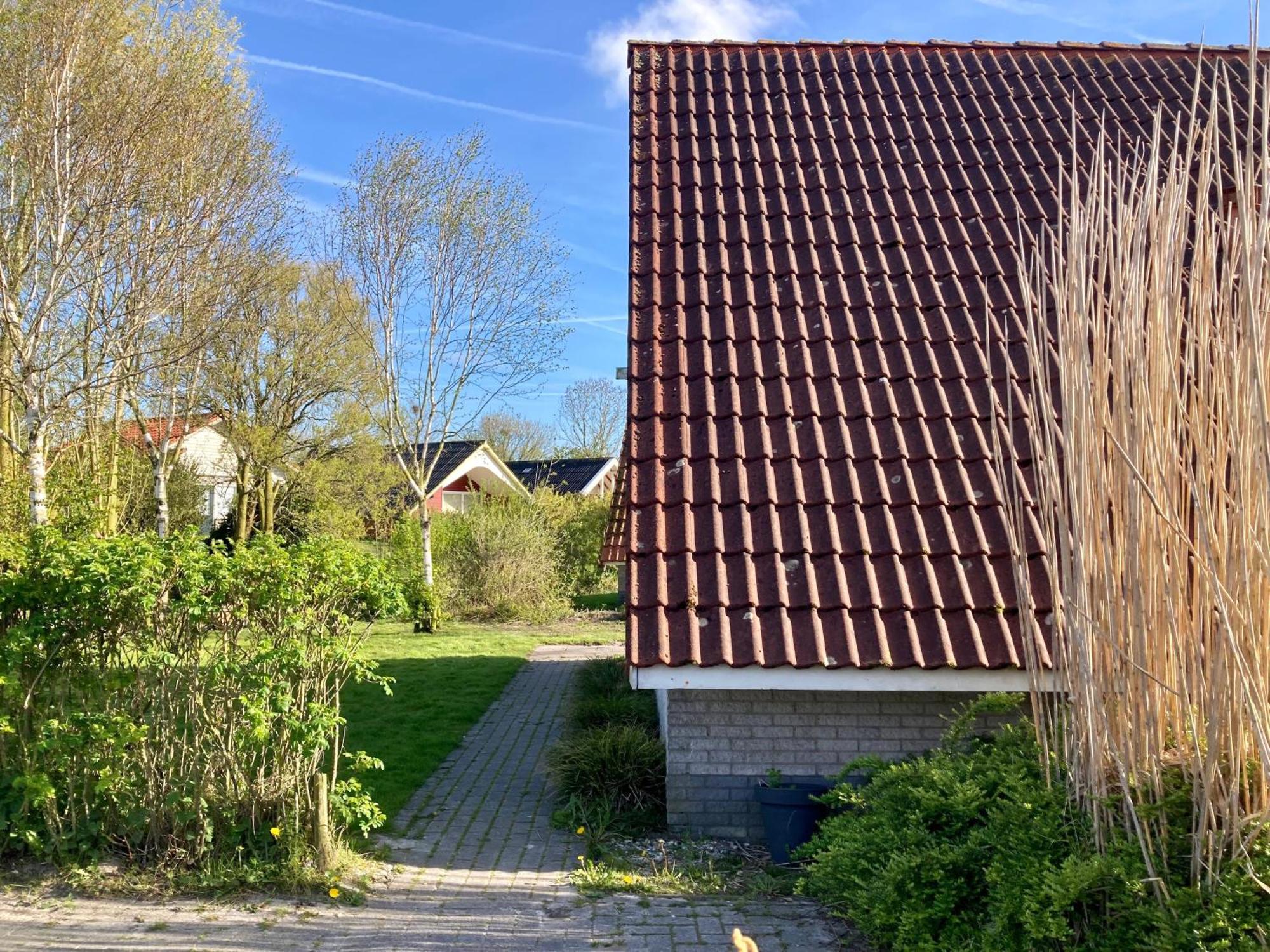 Grachthaus 6Pers House With A Private Terrace And Garden By The Lauwersmeer Villa Anjum Exteriör bild